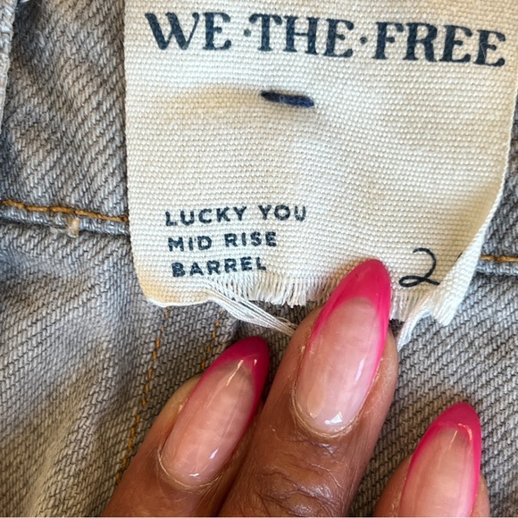 WE THE FREE LUCKY YOU MID-RISE BARREL JEAN NEW TAGS SIZE 25 Stone Grey - Picture 13 of 13